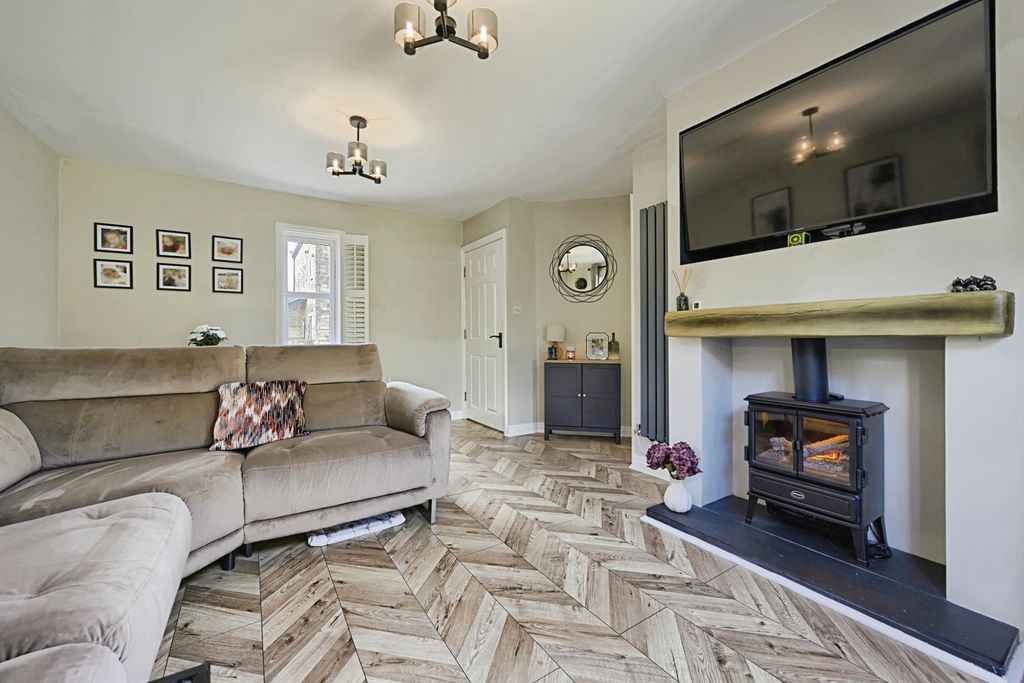 Property photo 2 of 15 Living / Dining Room