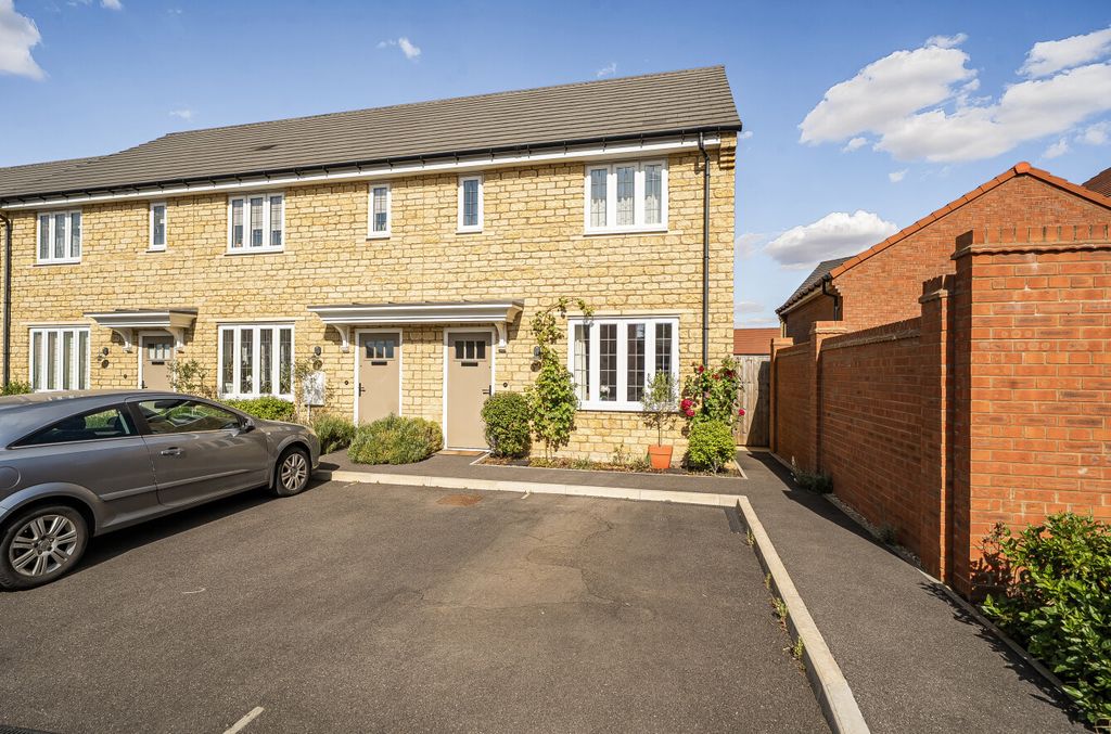 Property photo 1 of 13 Front