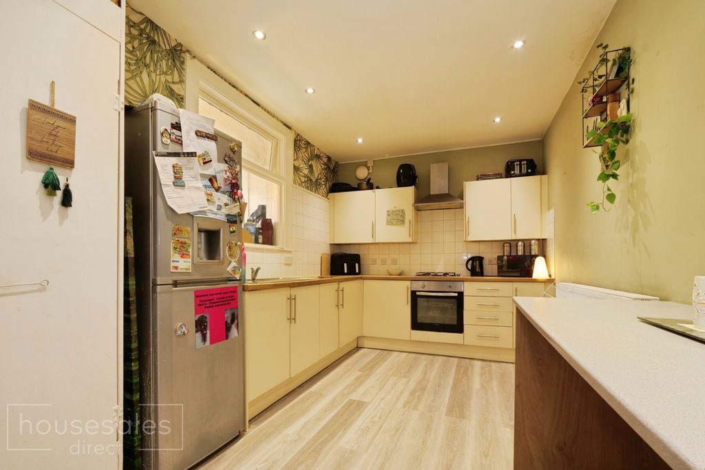 Property photo 2 of 12