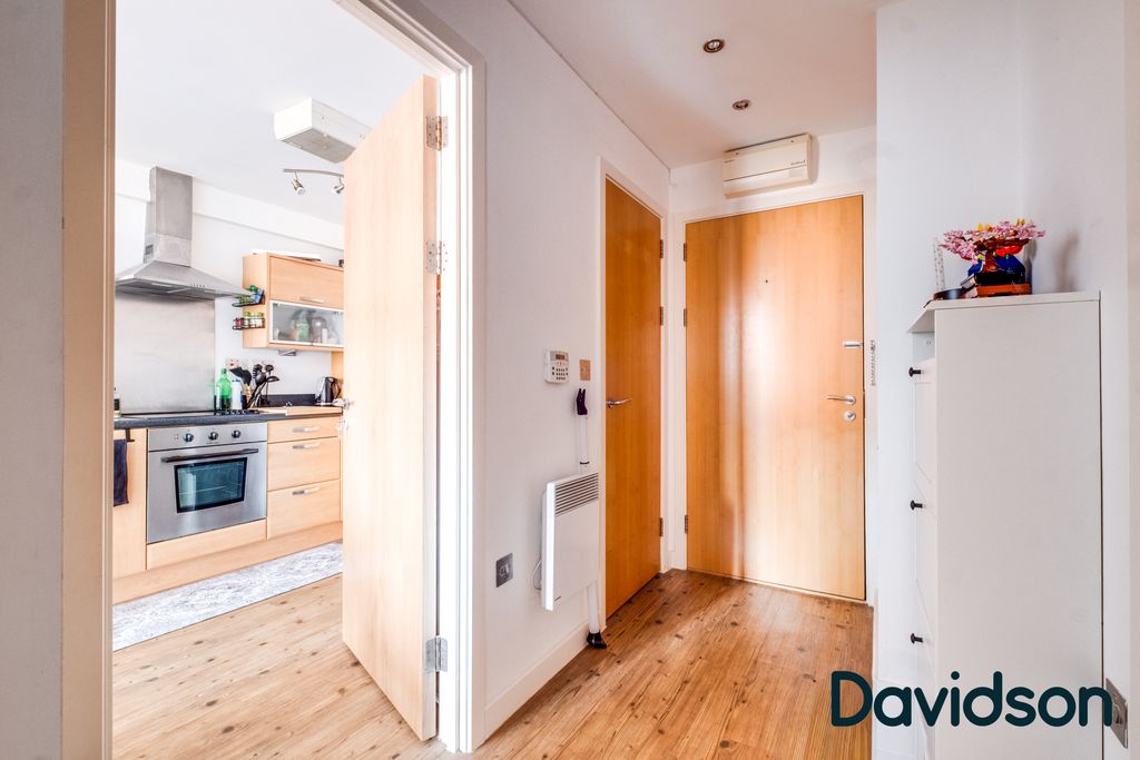 Property photo 2 of 10 2 New