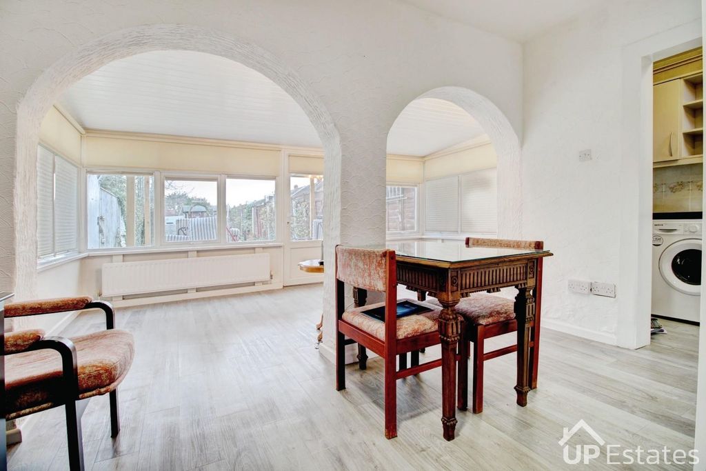 Property photo 3 of 26