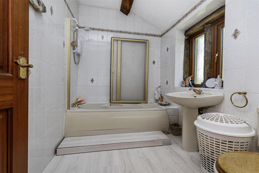 Additional image 27 of 5 bed detached house for saleSydale Farm, Upper Shay, Allerton, Bradford BD15