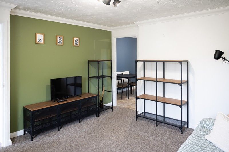 Property photo 2 of 10 Lounge