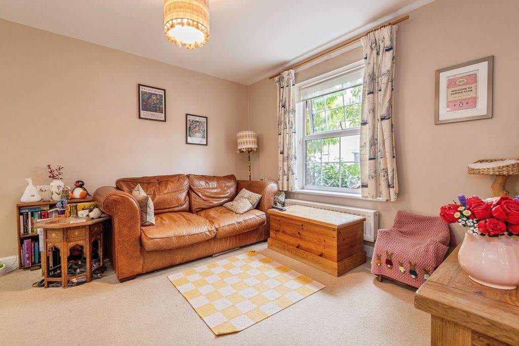 Property photo 3 of 14 Pbox-Img.Jpg