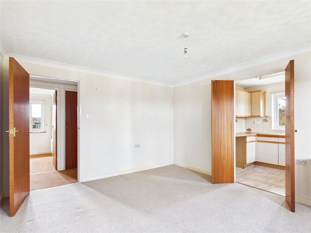 Property photo 3 of 17 Picture No. 24