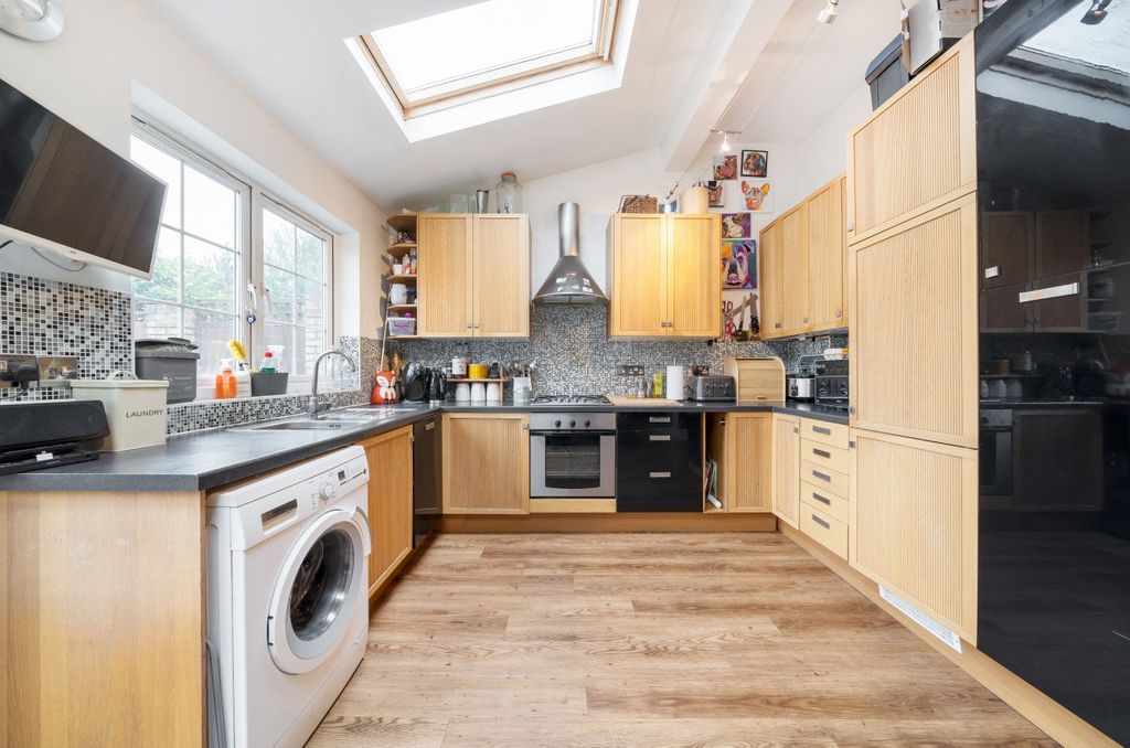 Property photo 3 of 17 Picture No. 13