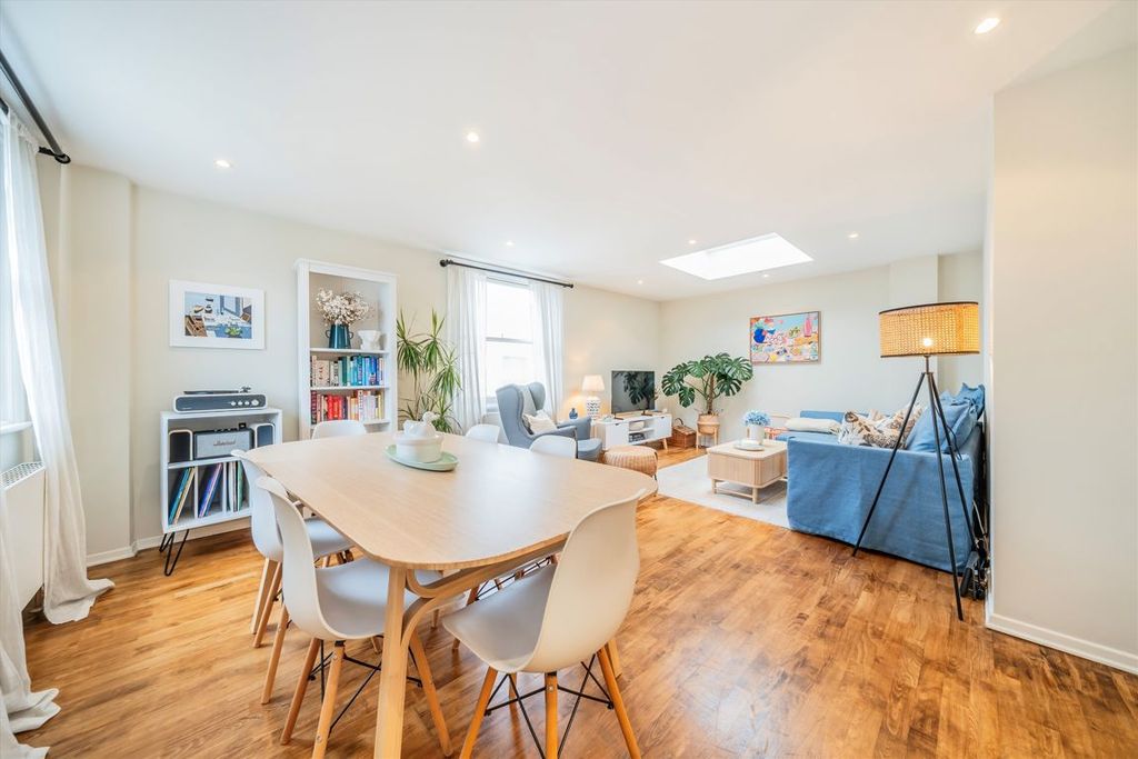 Property photo 1 of 5