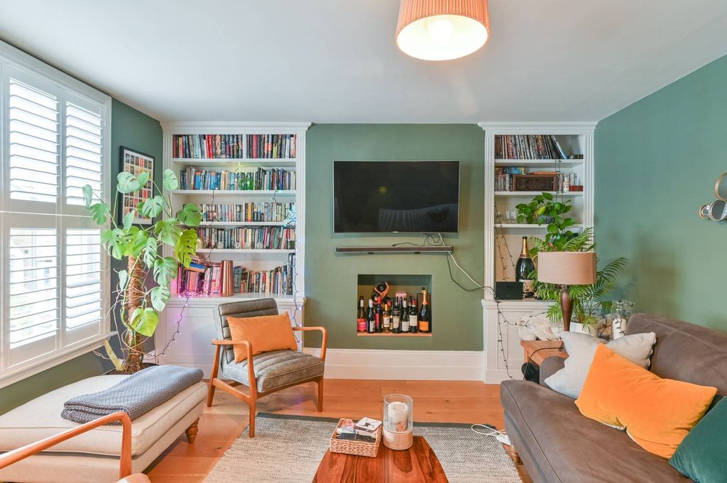 Property photo 3 of 19