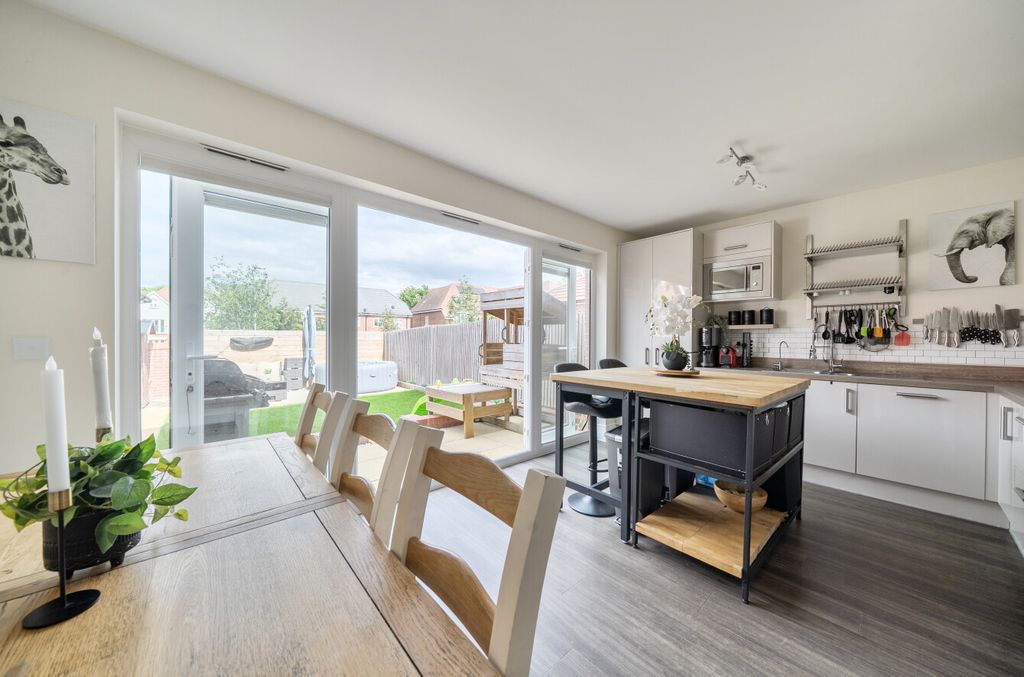Property photo 2 of 28 1466507-19-6A0F50...