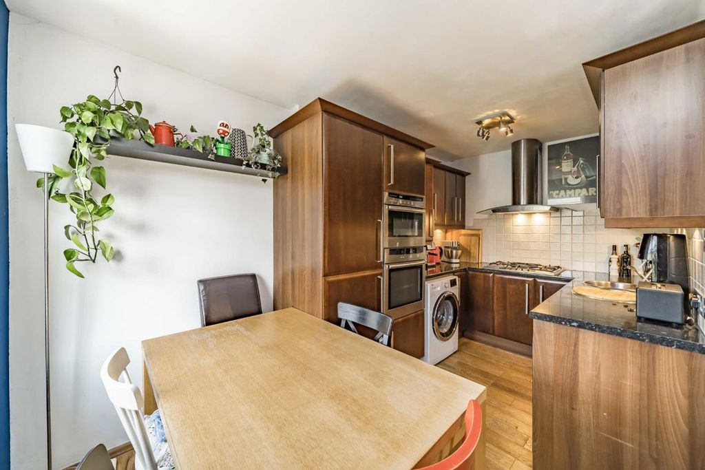 Property photo 3 of 9