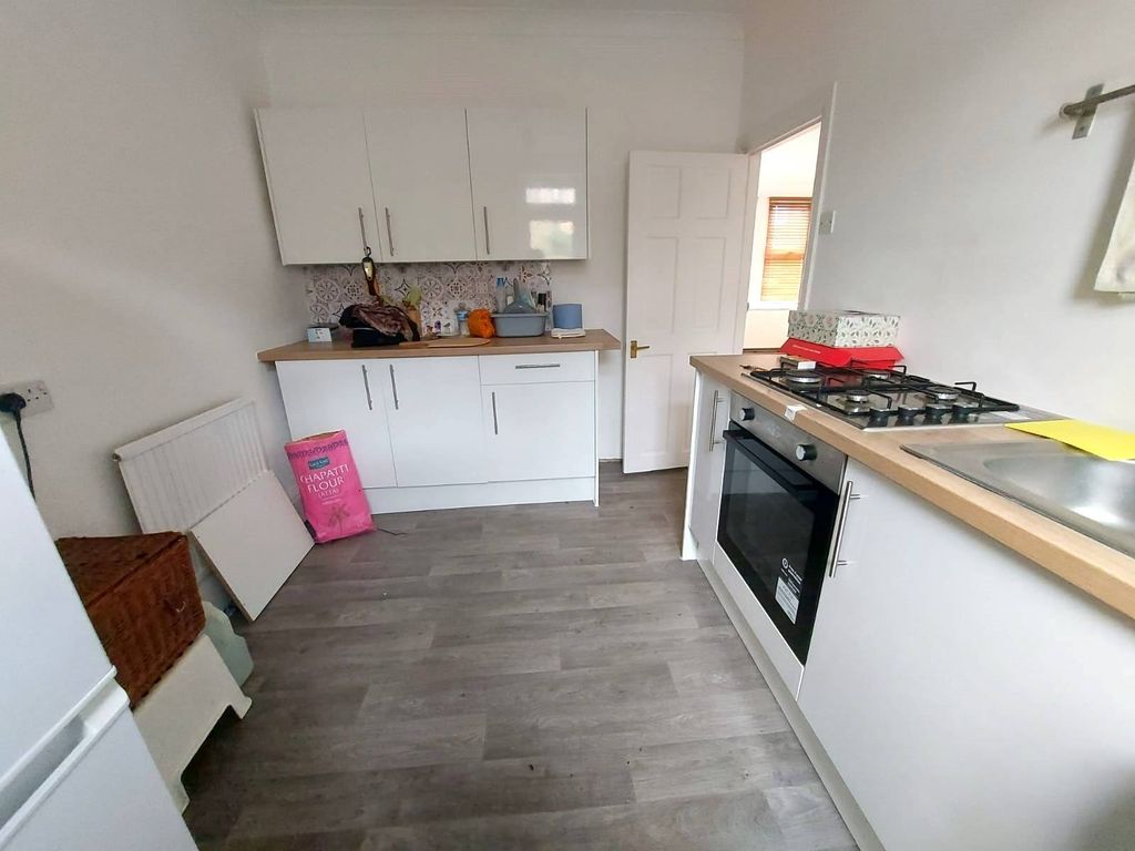 Property photo 1 of 7 2 Bed Ground Floor Maisonette To Rent Cowley Road, Wanstead E11