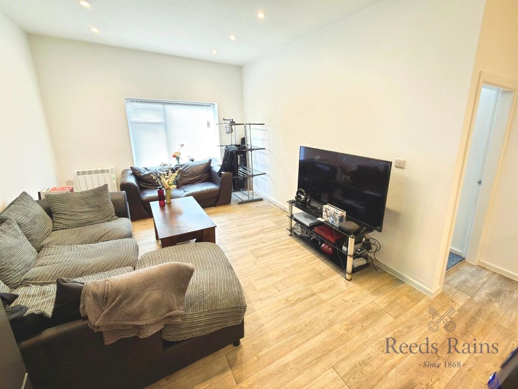 Property photo 1 of 20 Pbox-Img.Jpg
