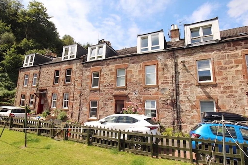 Property photo 1 of 2