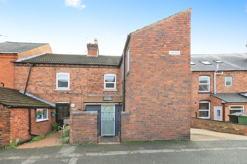 Property photo 1 of 17