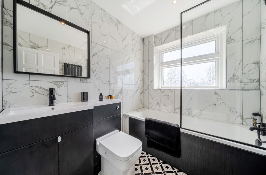 Property photo 3 of 19 1496403-2-6A67677...