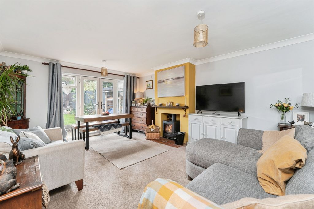Property photo 2 of 17