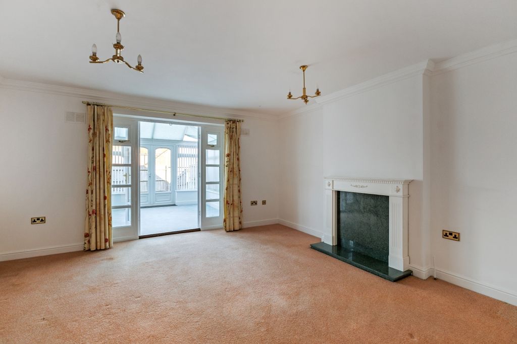 Property photo 2 of 10 Living Room