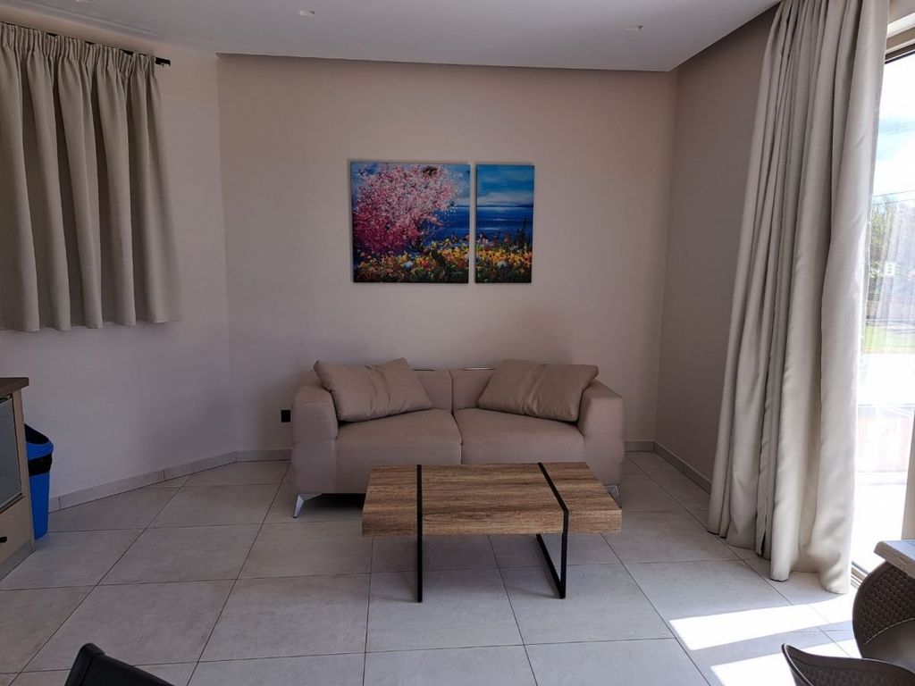 Property photo 2 of 3