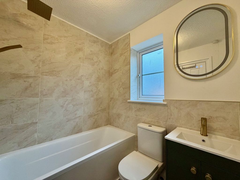 Property photo 3 of 8 Picture No. 15