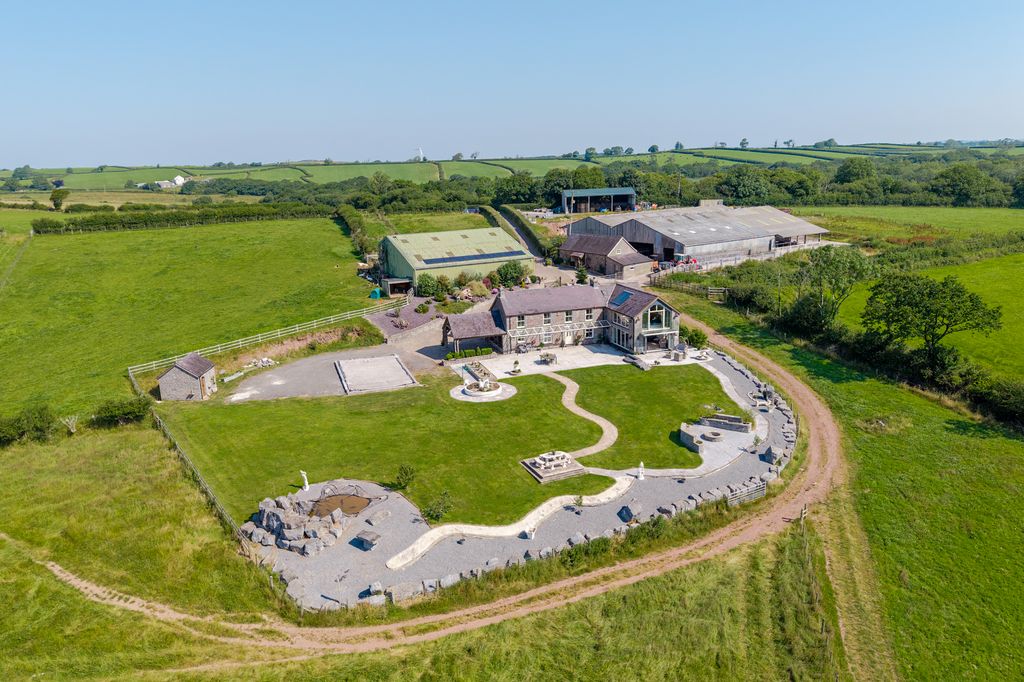 Property photo 1 of 51 Pen Y Banc - Web (1 Of 62)