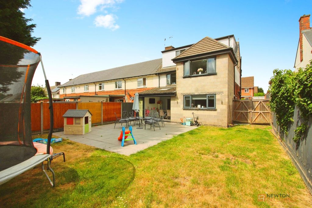 Property photo 2 of 24