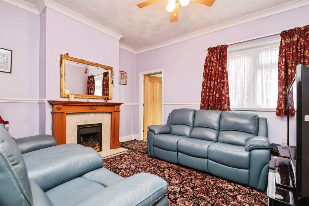 Property photo 3 of 11