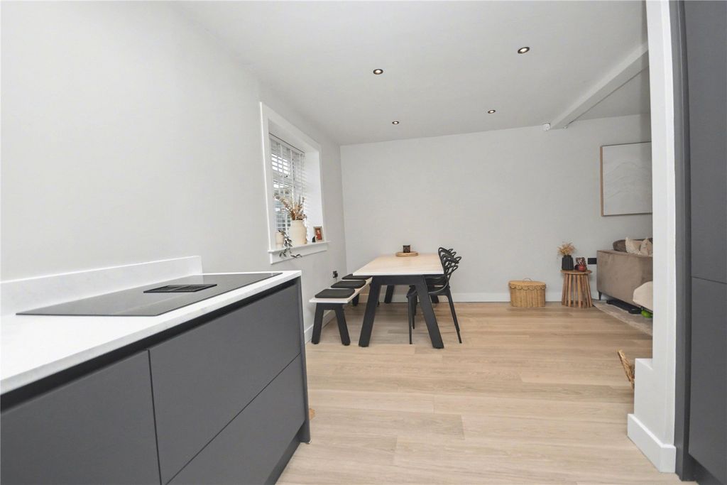 Property photo 3 of 16 Picture No. 08