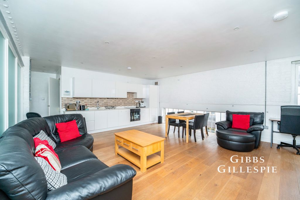 Property photo 1 of 10 Photo