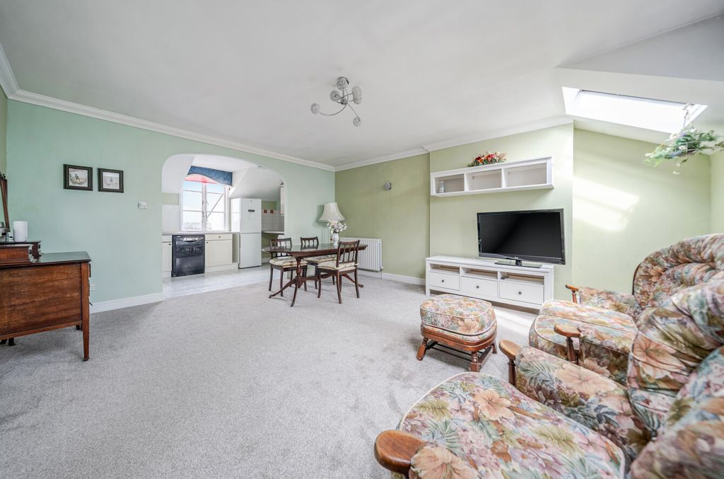 Property photo 2 of 12 1445716-2-69De316...