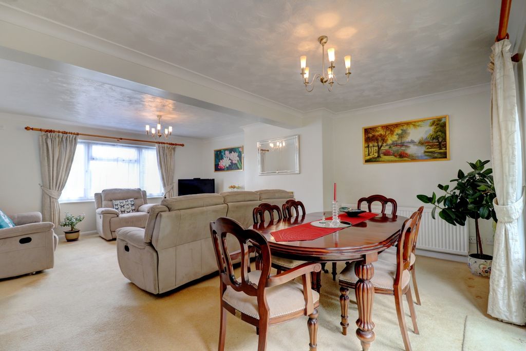 Property photo 3 of 16 Picture No. 04