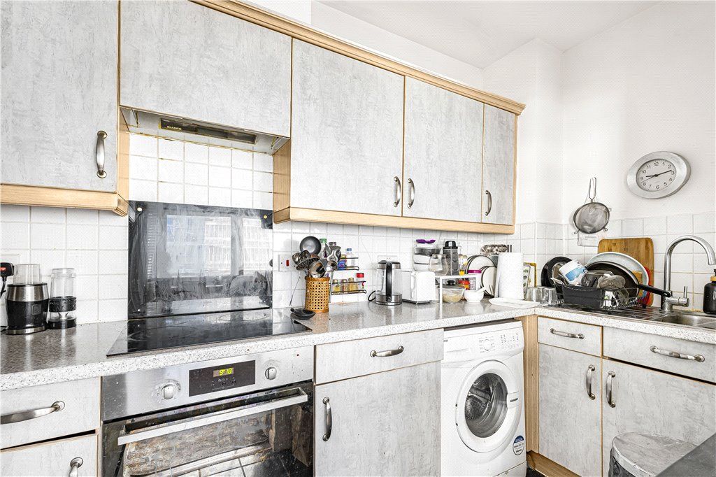Property photo 3 of 7 Kitchen