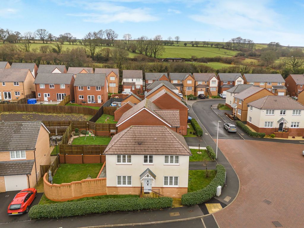 Property photo 1 of 32