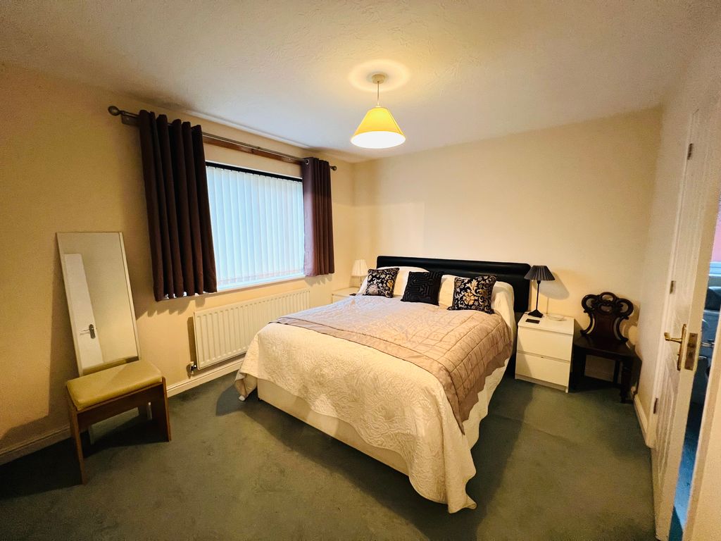 Property photo 2 of 11 Bedroom 1