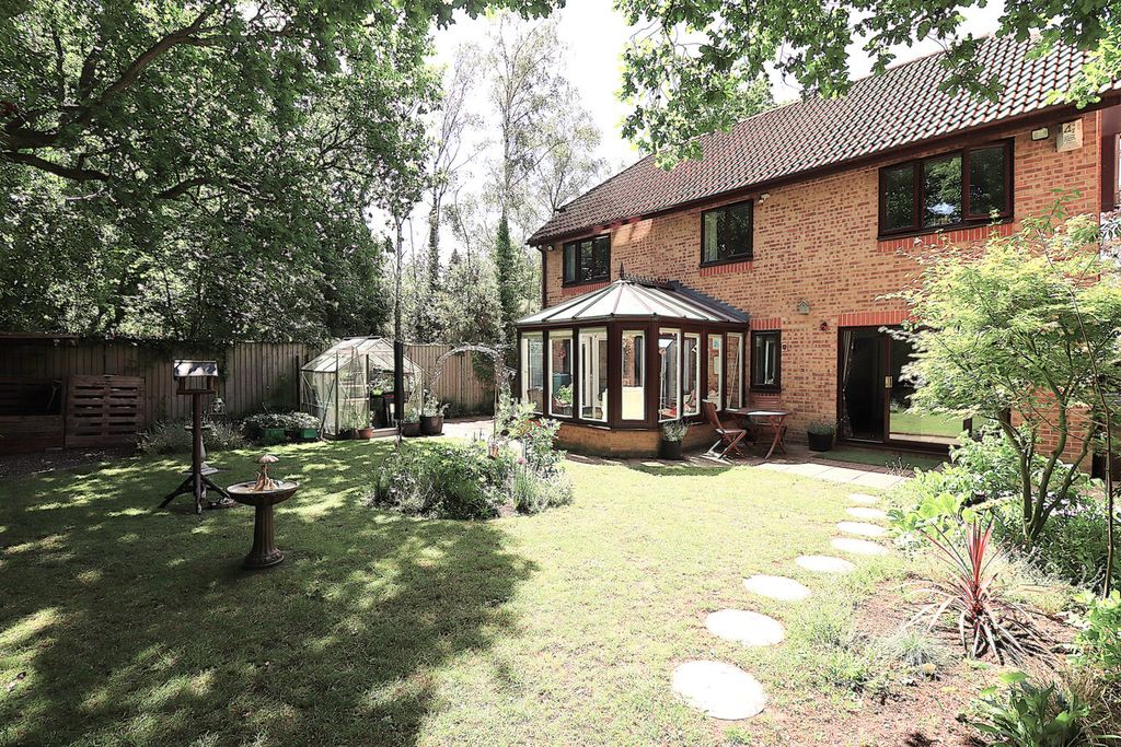 Property photo 2 of 24