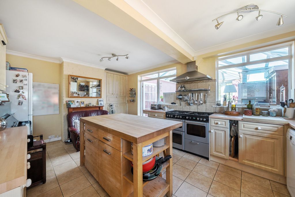 Property photo 2 of 10 1452719-18-69F36F...