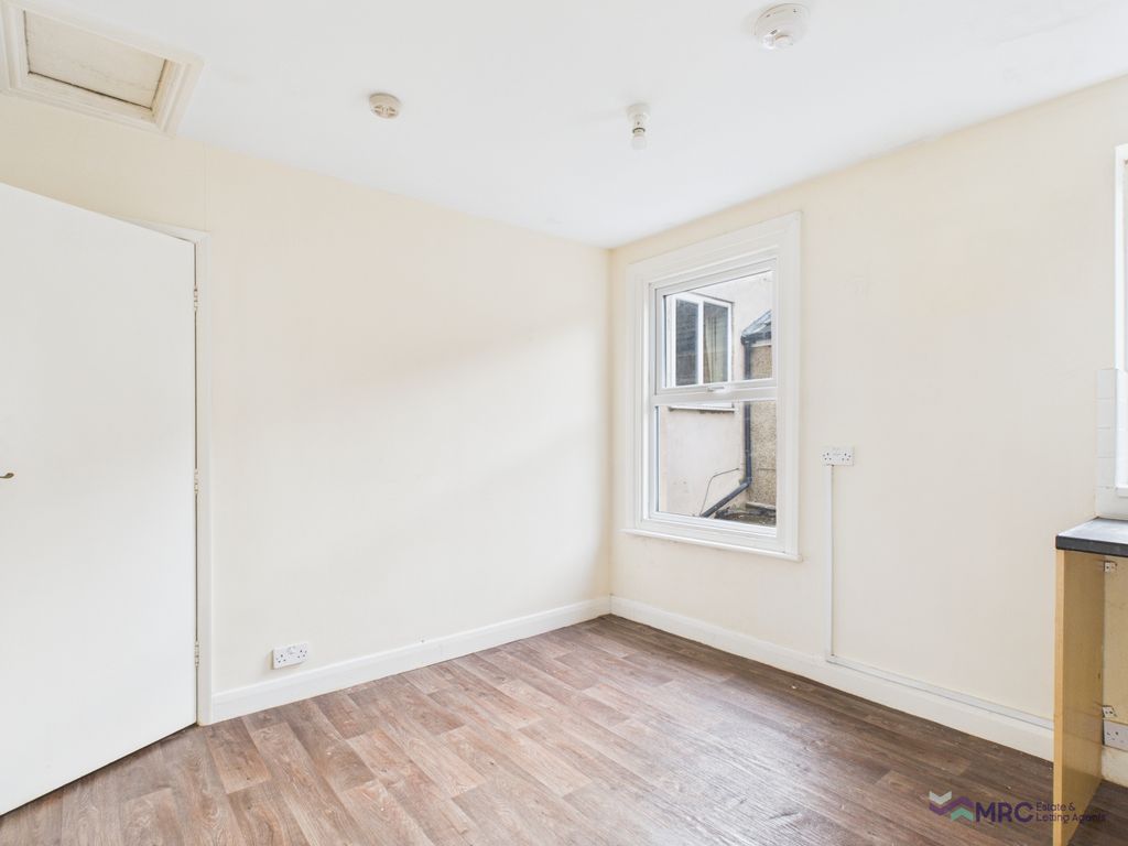 Additional image 5 of 2 bed flat to rentHainton Avenue DN32