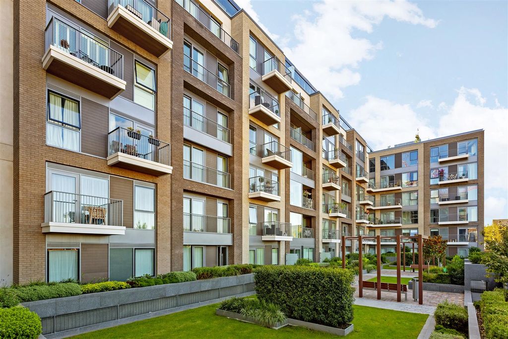 Property photo 1 of 12 External