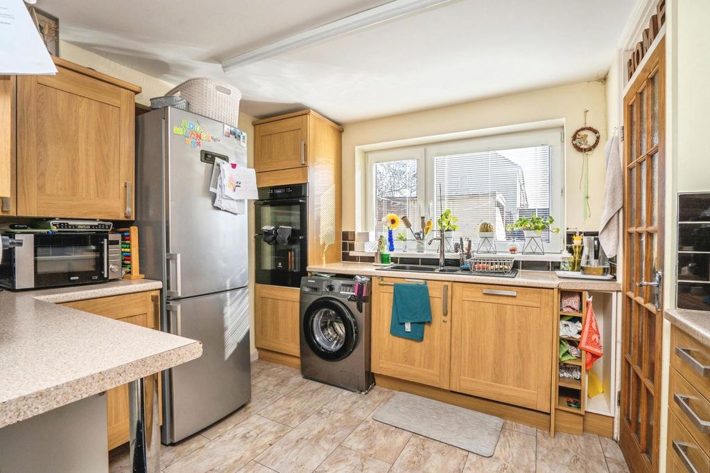 Property photo 3 of 14 Pbox-Img.Jpg