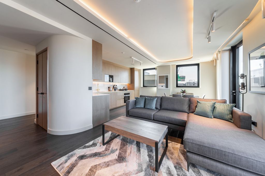 Property photo 1 of 14 Floorplan