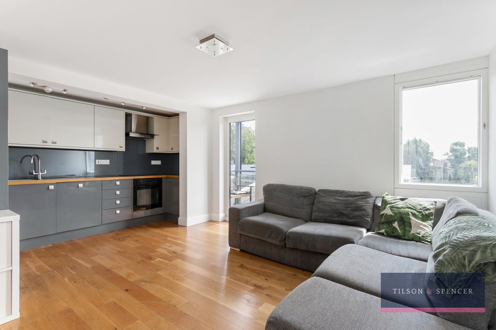 Property photo 1 of 15 Lounge Kitchen