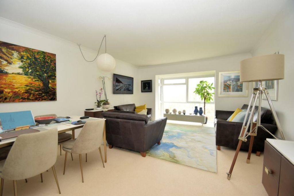 Property photo 2 of 11 Living Room