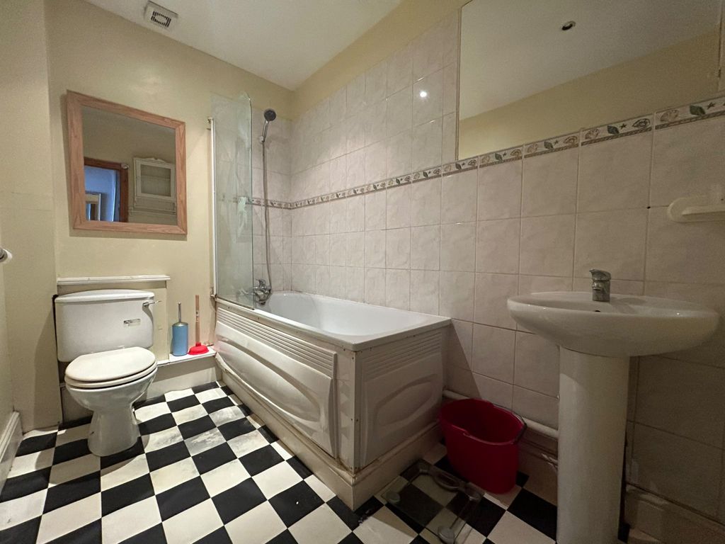 Property photo 3 of 5 Gallery