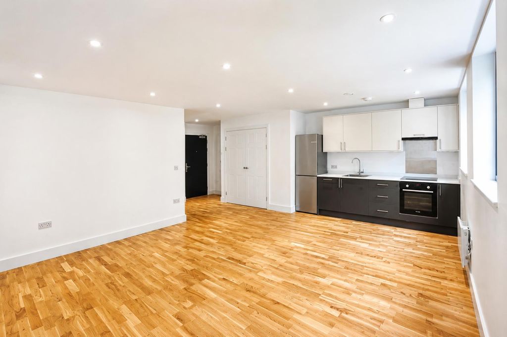 Property photo 2 of 13 Apartment 80287.Png