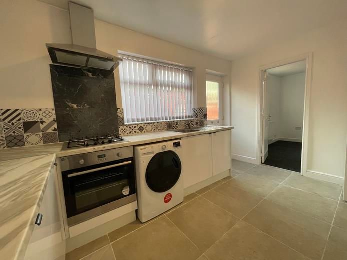 Property photo 3 of 9 Kitchen
