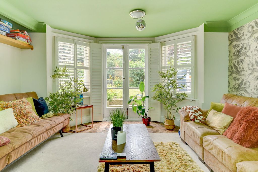 Property photo 3 of 12