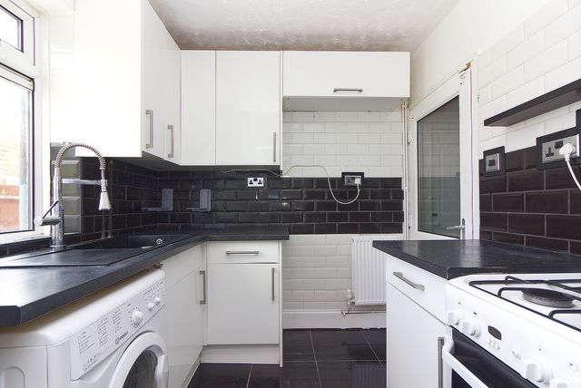 Property photo 2 of 12 Kitchen