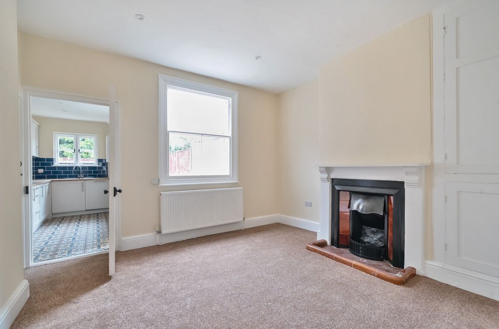 Property photo 3 of 17 Seddons Tiverton