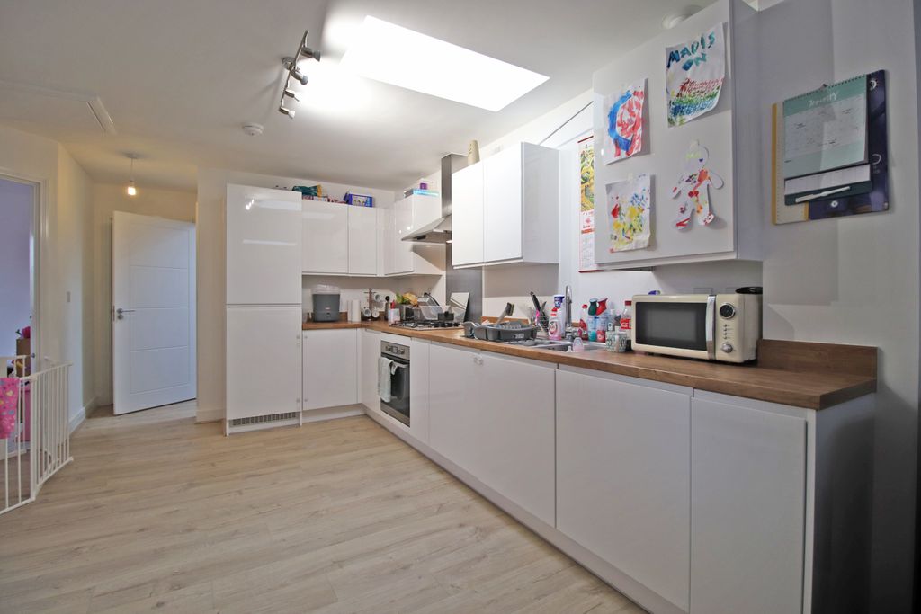 Property photo 2 of 6