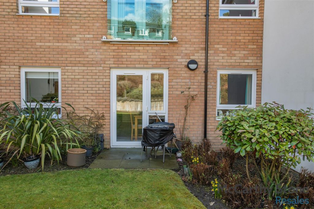 Property photo 1 of 16 8639380-Exterior05.Jpg