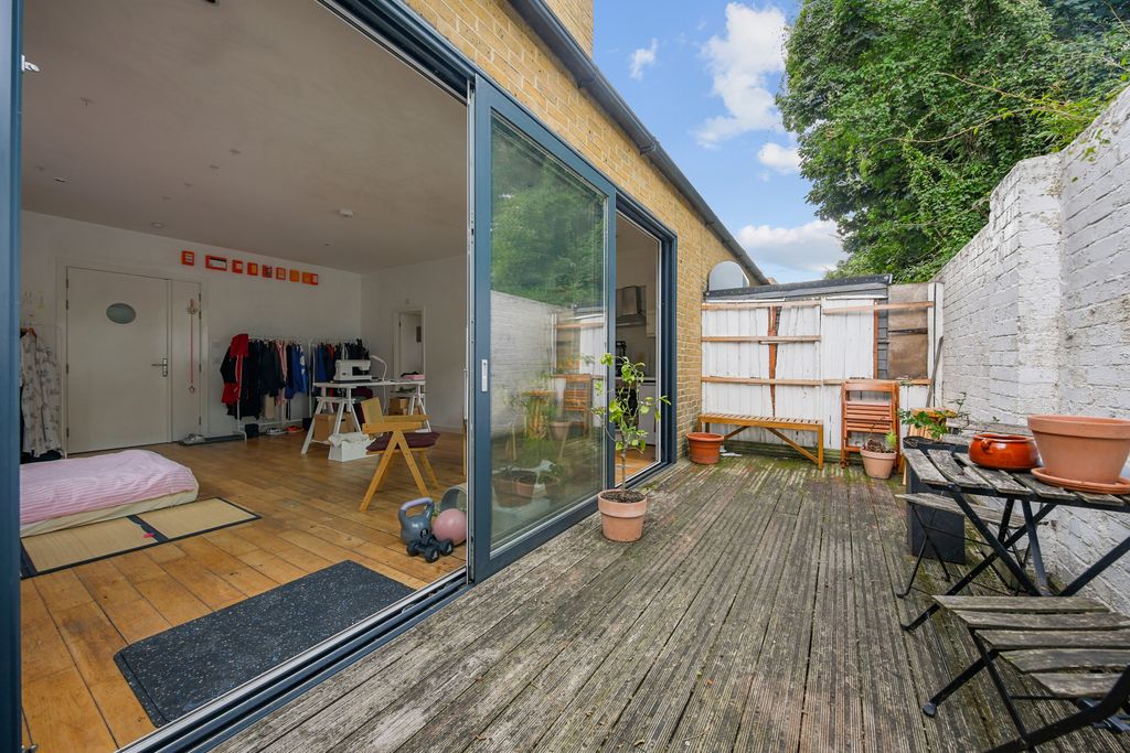 Property photo 3 of 15 Gallery